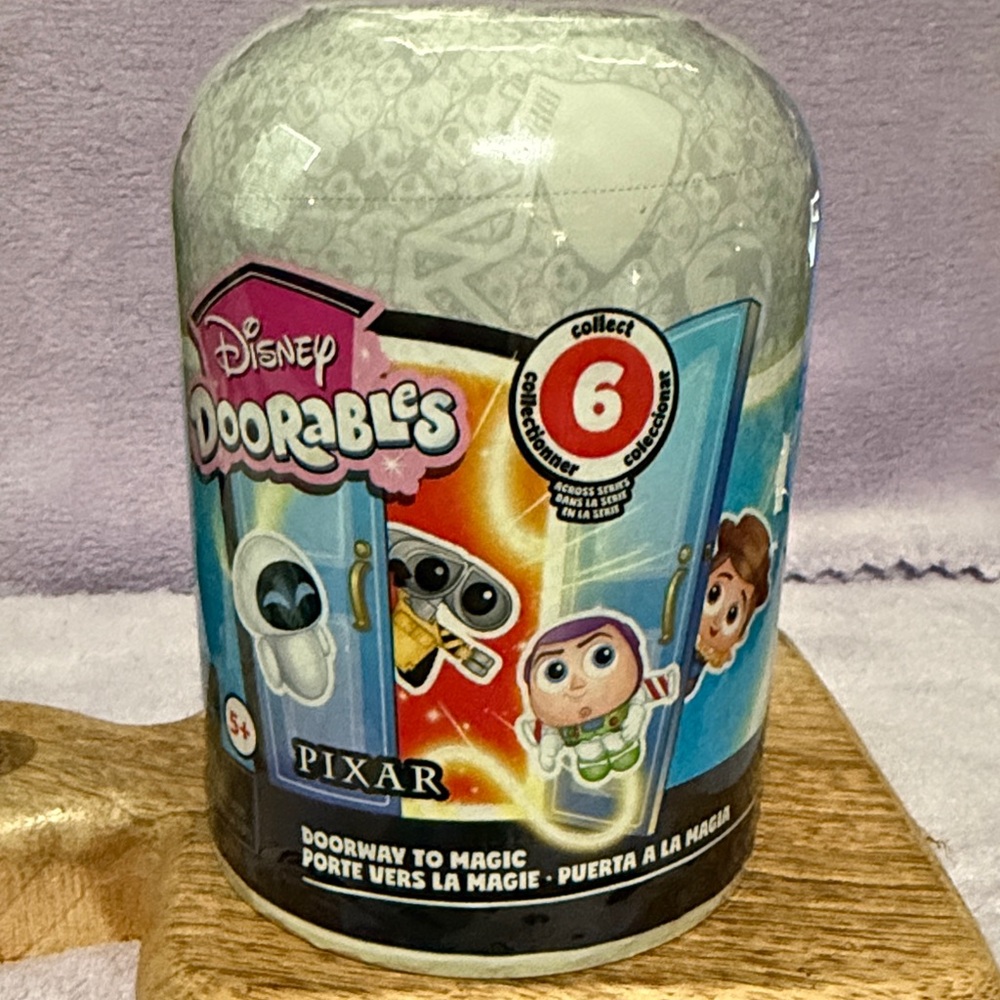 Wall-E Disney Doorables Pixar Surprise Capsule - Doorway to magic
